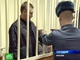 В вердикте присяжные сочли недоказанным обвинение Ибрагима и Джабраила Махмудовых о причастности к убийству, а Сергея Хаджикурбанова - в его организации и в том, что он якобы приобрел пистолет, хранил его и передал непосредственному убийце В вердикте присяжные сочли недоказанным обвинение Ибрагима и Джабраила Махмудовых о причастности к убийству, а Сергея Хаджикурбанова - в его организации и в том, что он якобы приобрел пистолет, хранил его и передал непосредственному убийце