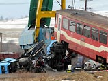 В Словакии поезд на переезде врезался в автобус - 11 погибших