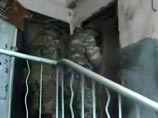 Квартиру в пятиэтажке на улице Энгельса в столице Дагестана спецназ взял штурмом этим утром. Боевик, оказавший сопротивление, был убит