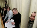 После вердикта присяжных суд освободил из-под стражи в зале суда бывшего сотрудника МВД Сергея Хаджикурбанова, двух братьев Махмудовых, а также подполковника ФСБ России Павла Рягузова После вердикта присяжных суд освободил из-под стражи в зале суда бывшего сотрудника МВД Сергея Хаджикурбанова, двух братьев Махмудовых, а также подполковника ФСБ России Павла Рягузова