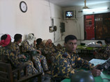 Военнослужащие корпуса "Бангладешские стрелки", элитного подразделения армии Бангладеш по охране границы, поднявшие мятеж в штабе пограничных сил и захватившие своих офицеров в заложники в столице страны Дакке, сдались