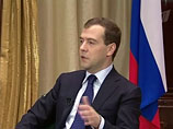 Президент России Дмитрий Медведев считает, что у оппозиции есть все возможности высказывать свое мнение, и уверен, что "никто им рты не затыкает"