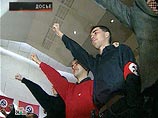 Эдуард Вениаминович Лимонов (Савенко) - русский писатель, публицист, российский политический деятель, лидер запрещенной Национал-большевистской партии. Основатель и первый редактор газеты "Лимонка" Эдуард Вениаминович Лимонов (Савенко) - русский писатель, публицист, российский политический деятель, лидер запрещенной Национал-большевистской партии. Основатель и первый редактор газеты "Лимонка"