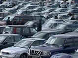 Импорт новых автомобилей в Россию упал почти вчетверо
