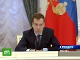 Открывая встречу, Медведев сказал, что отбор в "сотню" происходил по принципу "лучшие отбирают лучших". "Вот самые лучшие сидят в этом зале", - сказал глава государства