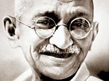 Индия хочет отменить аукцион и вернуть личные вещи Махатмы Ганди, попавшие в США
