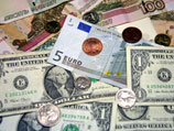 Евро дешевеет второй день подряд, доллар упал на 33 копейки