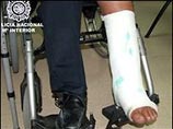 Испанская полиция объявила о том, что в аэропорту Барселоны был арестован пассажир из Чили со сломанной ногой, так как полиция обнаружила, что его "гипс" сделан из кокаина Испанская полиция объявила о том, что в аэропорту Барселоны был арестован пассажир из Чили со сломанной ногой, так как полиция обнаружила, что его "гипс" сделан из кокаина