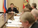 Медведев всерьез взялся за коррупцию: скрывающих доходы чиновников будут безжалостно увольнять