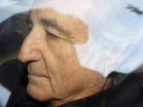 Финансовому аферисту Бернарду Мэдоффу предъявлено обвинение из 11 пунктов: ему грозит 150 лет тюрьмы Финансовому аферисту Бернарду Мэдоффу предъявлено обвинение из 11 пунктов: ему грозит 150 лет тюрьмы