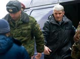 На заседании в пятницу защита заявила ходатайство о прекращении производства по делу в связи с отсутствием состава преступления в действиях Ходорковского и Лебедева