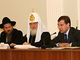 Медведев, поговорив в Туле о духовном, призвал местную власть не впадать в депрессию, а работать