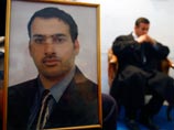 Журналист Мунтазер аз-Зейди, метнувший на пресс-конференции в Ираке свои ботинки в занимавшего пост президента США Джорджа Буша, приговорен к трем годам тюрьмы. Иракский журналист виновным себя не признал