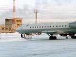 "Boeing, принадлежащий компании "Оренбургские авиалинии", совершал посадку. При развороте переднее шасси самолета занесло в заснеженную часть за пределы посадочной полосы на расстояние 52 метра", - говорится в сообщении