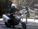 Новый погром в Афинах: анархисты повредили десятки магазинов, банки и автомобили Новый погром в Афинах: анархисты повредили десятки магазинов, банки и автомобили