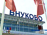 По данным издания, символическая цена сделки объясняется тем, что Sky Express накопила долгов на 2,5 млрд рублей, в том числе почти 2 млрд рублей - перед поставщиками топлива в аэропорту "Внуково"