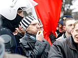Шествие в память латышского легиона СС прошло в Риге под крики "Гитлер капут!" и "Фашисты!"
