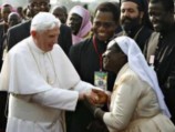 Папа Римский приветствовал жителей Камеруна как "земли мира"  