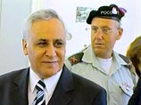 Экс-президенту Израиля Кацаву предъявлено обвинение: два изнасилования и домогательства Экс-президенту Израиля Кацаву предъявлено обвинение: два изнасилования и домогательства