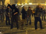 В результате беспорядков в центре Парижа задержаны 300 человек. Столкновения между манифестантами и полицией вспыхнули вечером 19 марта в центре французской столицы В результате беспорядков в центре Парижа задержаны 300 человек. Столкновения между манифестантами и полицией вспыхнули вечером 19 марта в центре французской столицы