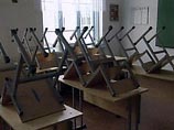 В школе, в которой учатся 27 детей, крыша рухнула в 5 часов утра, когда в здании никого не было В школе, в которой учатся 27 детей, крыша рухнула в 5 часов утра, когда в здании никого не было