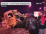 В Москве фура столкнулась с маршруткой - двое погибших