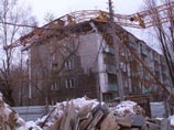 В Нижнем Новгороде башенный кран упал на жилой дом. Двое жертв, в том числе младенец