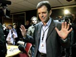 Бастующие французские рабочие отпустили запертого американского директора Бастующие французские рабочие отпустили запертого американского директора