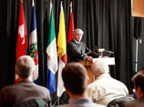 Канада "не поддастся запугиванию", когда встает вопрос о контроле над участками Арктики, заявил в пятницу министр иностранных дел Канады Лоуренс Кэннон