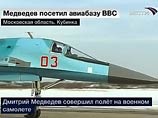 Медведев по примеру Путина совершил полет на истребителе Су-34