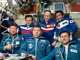Члены нового экипажа перешли из "Союза" на МКС
