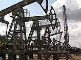 Сечин сказал, что Москва не может обязать производителей ограничить добычу, однако нефтяные компании уменьшат ее в этом году, так как снижение цен ограничивает их производственные возможности