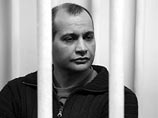 По словам источника, бывшего сотрудника УБОП Хаджикурбанова заключили под стражу после допроса. Вопрос о его аресте будет решен в пятницу в Бутырском суде. Пока же он в рамках закона задержан на двое суток