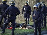 Во Франции начались столкновения антинатовцев с полицией: применен слезоточивый газ, более сотни задержанных Во Франции начались столкновения антинатовцев с полицией: применен слезоточивый газ, более сотни задержанных