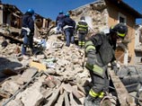 По словам министра внутренних дел Роберто Марони, в настоящее время основной приоритет - спасательные работы, так как под завалами еще могут находиться люди