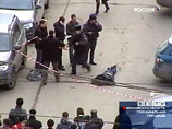 Столичная милиция задержала одного из грабителей, которые совершили в центре Москвы вооруженное нападение на инкассаторов. В результате ранения получили три человека, включая и задержанного грабителя