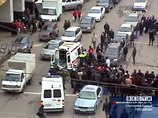 Вооруженное ограбление, совершенное в минувший понедельник на Триумфальной площади столицы, произошло на глазах у множества людей и сотрудника Государственной инспекции безопасности дорожного движения (ГИБДД)