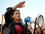 В организации массовых акций протеста в Кишиневе одну из ключевых ролей играет журналистка российского журнала The New Times Наталья Морарь - девушку видели с мегафоном среди бастующей молодежи