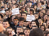 Как пишет активистка в собственном блоге, молодежь вышла на улицы Кишинева после того, как в сеть попала информация инициативной группы "Я не коммунист", в которую вошли представители НПО ThinkMoldova и HydePark, а также сама Морарь