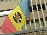Молдавия отозвала из Румынии своего посла для консультаций в связи с произошедшими в Кишиневе во вторник массовыми беспорядками, в которых, по имеющимся данным, принимали участие прибывшие из Румынии группы молодежи