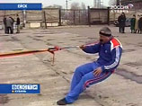Силач из Дагестана протащил зубами судно водоизмещением 2200 тонн Силач из Дагестана протащил зубами судно водоизмещением 2200 тонн
