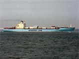 Судно водоизмещением 17 тысяч тонн - предположительно Maersk Alabama - было захвачено в 400 милях восточнее сомалийского побережья