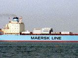 Американский экипаж судна Maersk Alabama сумел отбиться от пиратов и даже взял одного в плен Американский экипаж судна Maersk Alabama сумел отбиться от пиратов и даже взял одного в плен