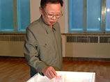 Избрание Ким Чен Ира высшим военным руководителем страны "стало выражением неоспоримой поддержки и веры в него со стороны всех военнослужащих и народа", говорится в сообщении официального информационного агентства ЦТАК