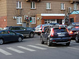 Глава ГИБДД польстил чиновникам: их безопасность важнее пробок, поэтому дороги будут перекрывать Глава ГИБДД польстил чиновникам: их безопасность важнее пробок, поэтому дороги будут перекрывать