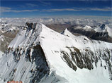 Братья-альпинисты планируют провести на вершине Эвереста сутки 
