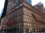 Уникальный симфонический оркестр YouTube в понедельник собирается в Нью-Йорке, чтобы дать свою первую не виртуальную премьеру в прославленном Карнеги-холле