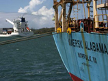 Американский контейнеровоз Maersk Alabama с грузом гуманитарной помощи был захвачен морскими разбойниками 8 апреля