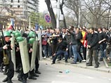 Напомним, на прошлой неделе акции протеста, начавшиеся в Кишиневе после победы на парламентских выборах партии коммунистов переросли в массовые беспорядки Напомним, на прошлой неделе акции протеста, начавшиеся в Кишиневе после победы на парламентских выборах партии коммунистов переросли в массовые беспорядки