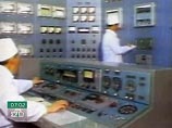 Одновременно КНДР информировала МАГАТЭ о своем решении "возобновить деятельность ядерных установок и переработку отработанного ядерного топлива"